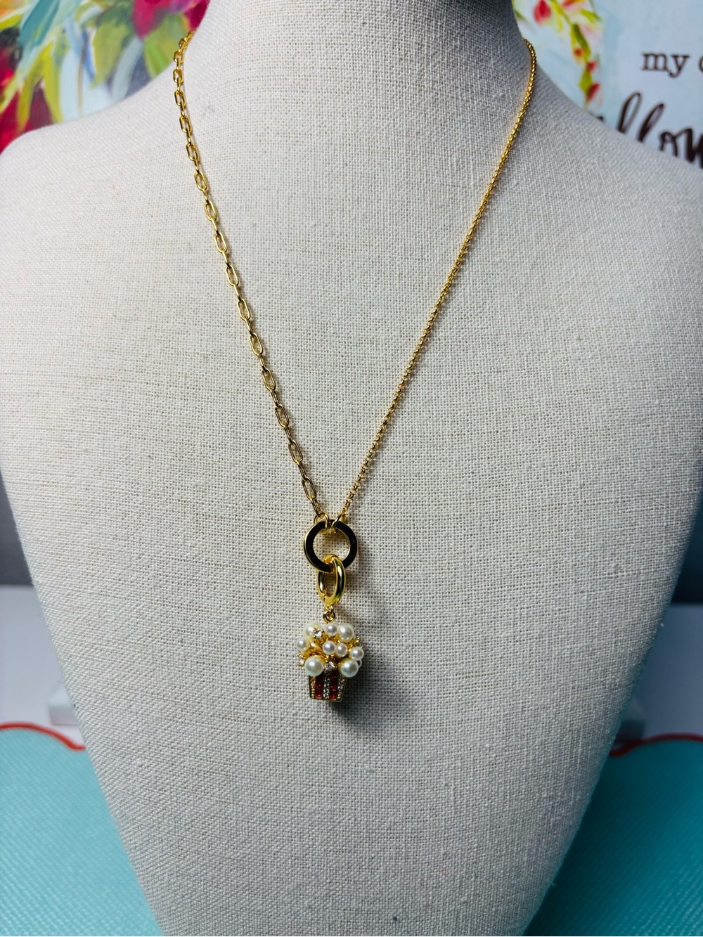 kate spade Gold Tone Pearl Necklace with removable popcorn 🍿 pendant. NWT